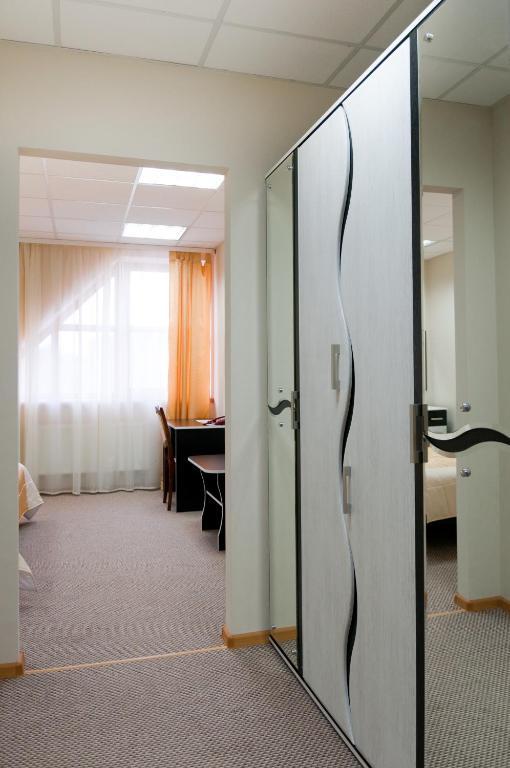 Avenue Hotel Zaslawye Room photo